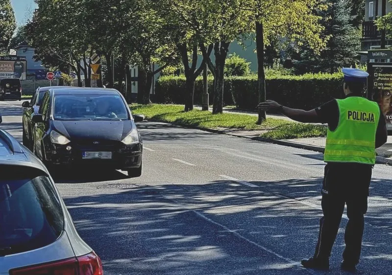 Czy policja ma prawo do rutynowej kontroli? Sprawdź, co powinieneś wiedzieć!