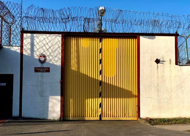 Czy praca w zakładzie karnym zalicza się do okresu stażu pracy?