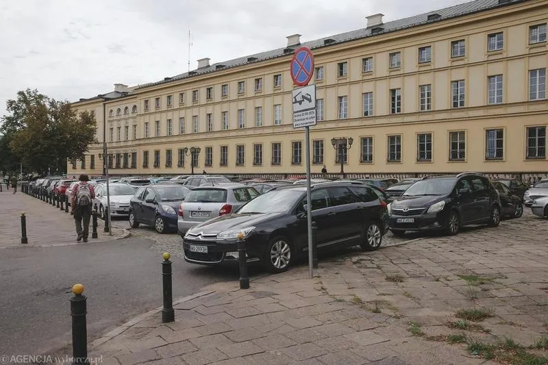 Ile kosztuje odholowanie auta przez policję: ile zapłacisz i jak to wygląda