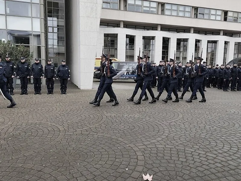 Jak przygotować się do testu wiedzy do policji? Praktyczne wskazówki i porady