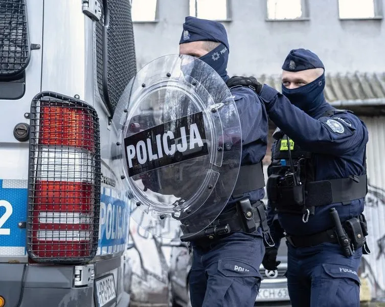 Kiedy można spodziewać się wypłaty trzynastki w policji