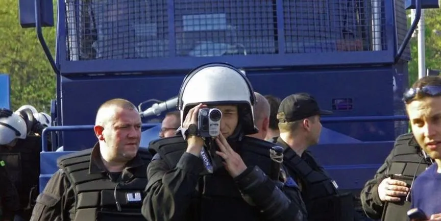 Kiedy policja może wejść na teren prywatny? Praktyczny przewodnik po prawie i procedurach