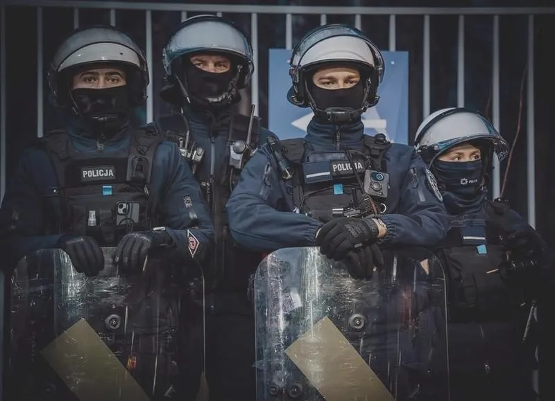 Trzynasta pensja w policji